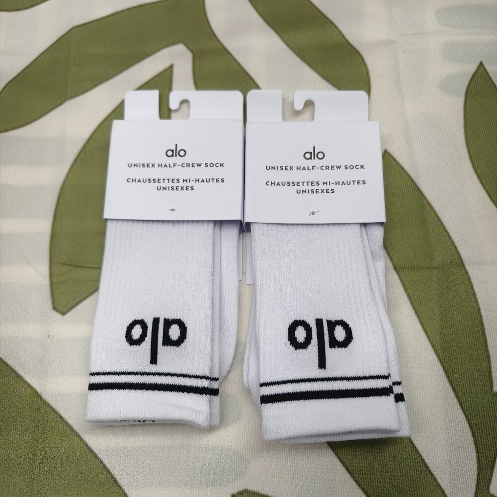 ALO Yoga 2-Pair Sport Socks | Arch Support & Breathable (NWT)